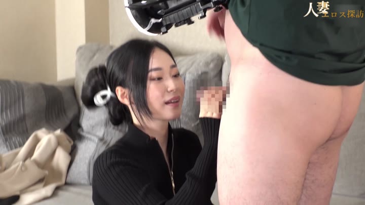 FC2 PPV 4640336 He’s bigger than my husband…♥ A beautiful Kansai married woman